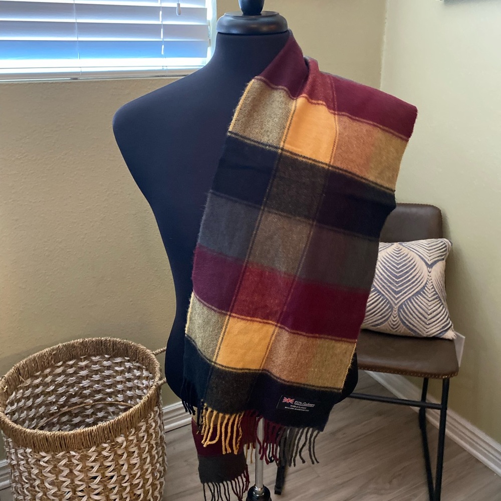100% Cashmere Plaid Scarf Made in Scotland OSFA